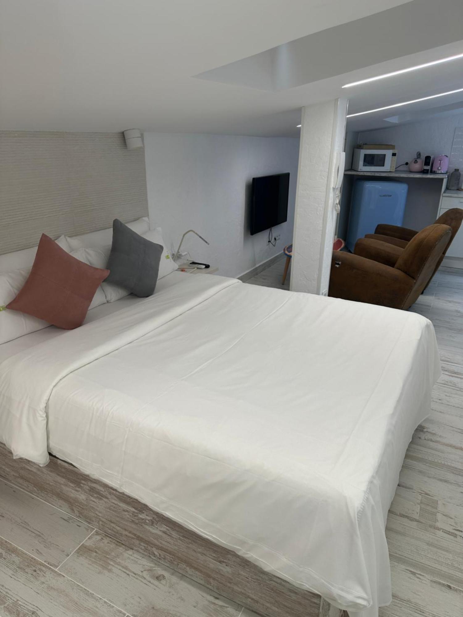 T-Homes - Cuenca Madrid Eksteriør billede