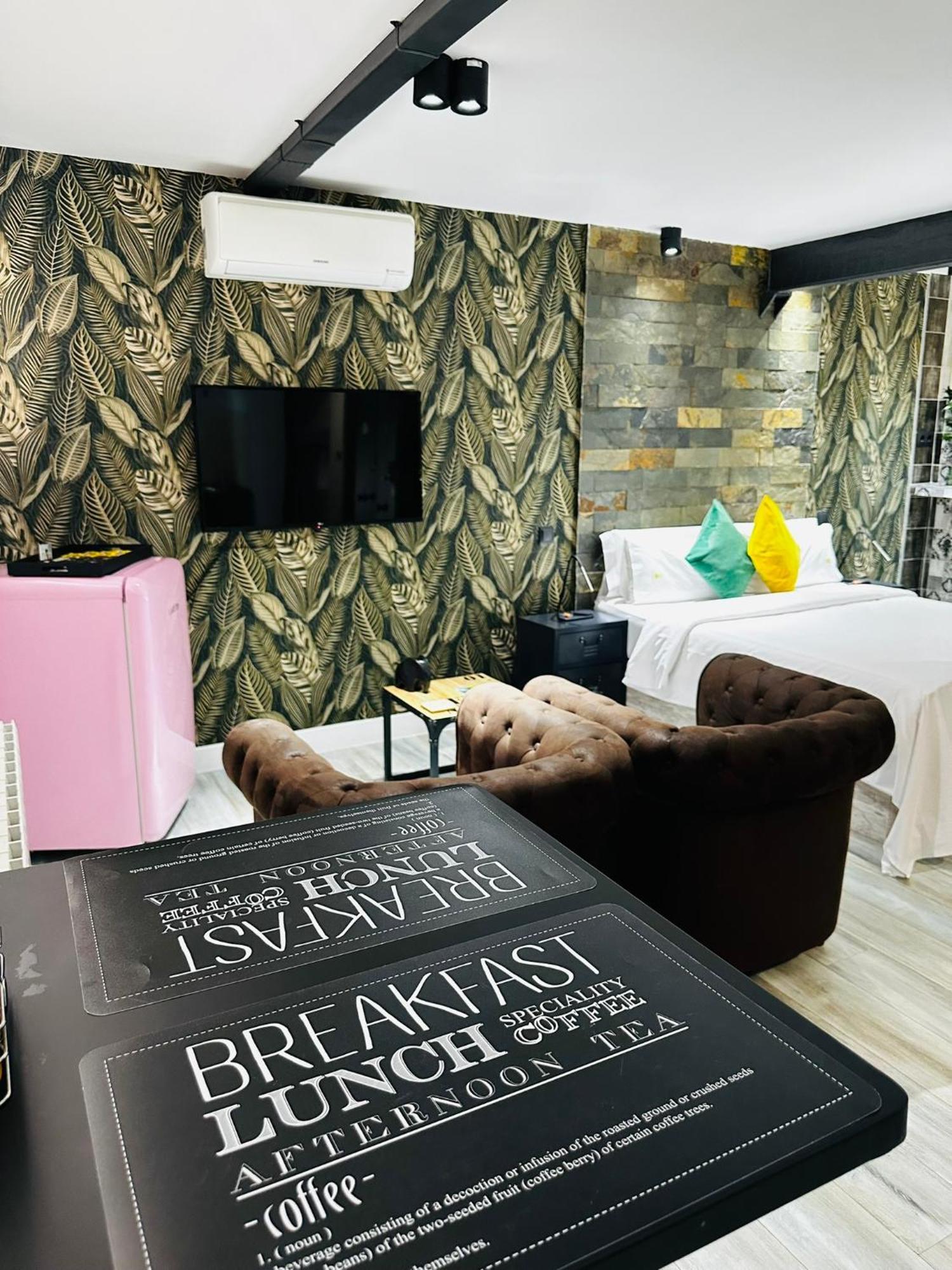 T-Homes - Cuenca Madrid Eksteriør billede